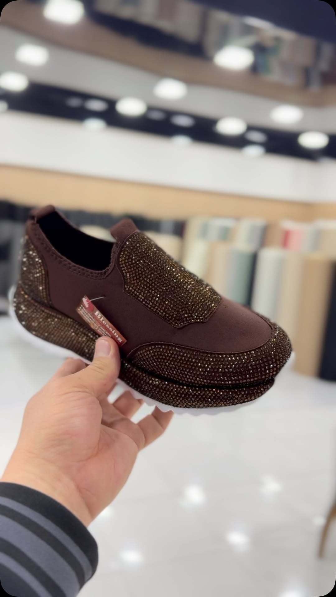 Módní, každodenní tenisky s krystaly