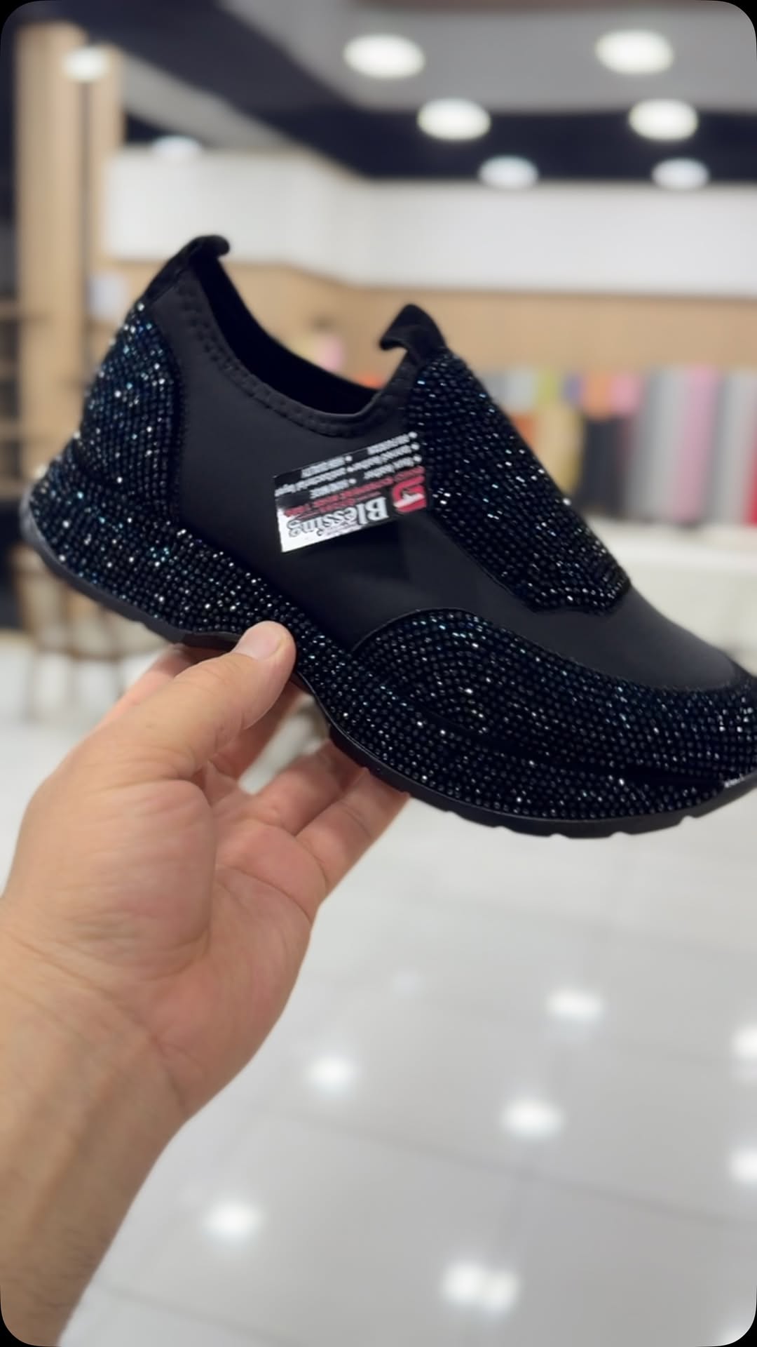 Módní, každodenní tenisky s krystaly