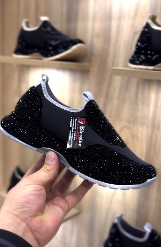 Módní, každodenní tenisky s krystaly