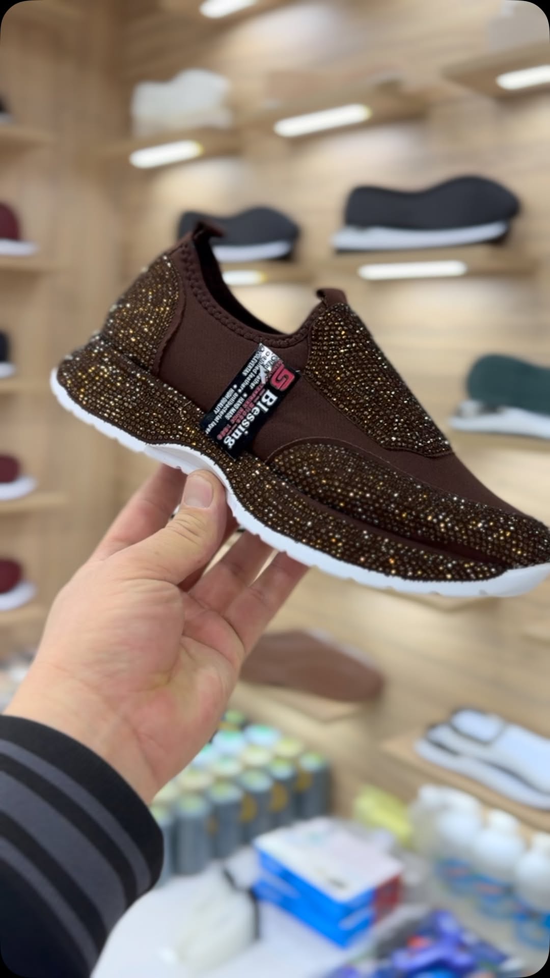 Módní, každodenní tenisky s krystaly