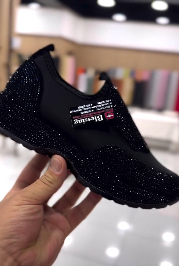 Módní, každodenní tenisky s krystaly