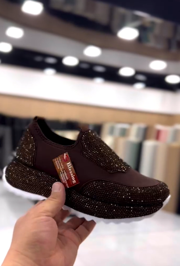 Módní, každodenní tenisky s krystaly