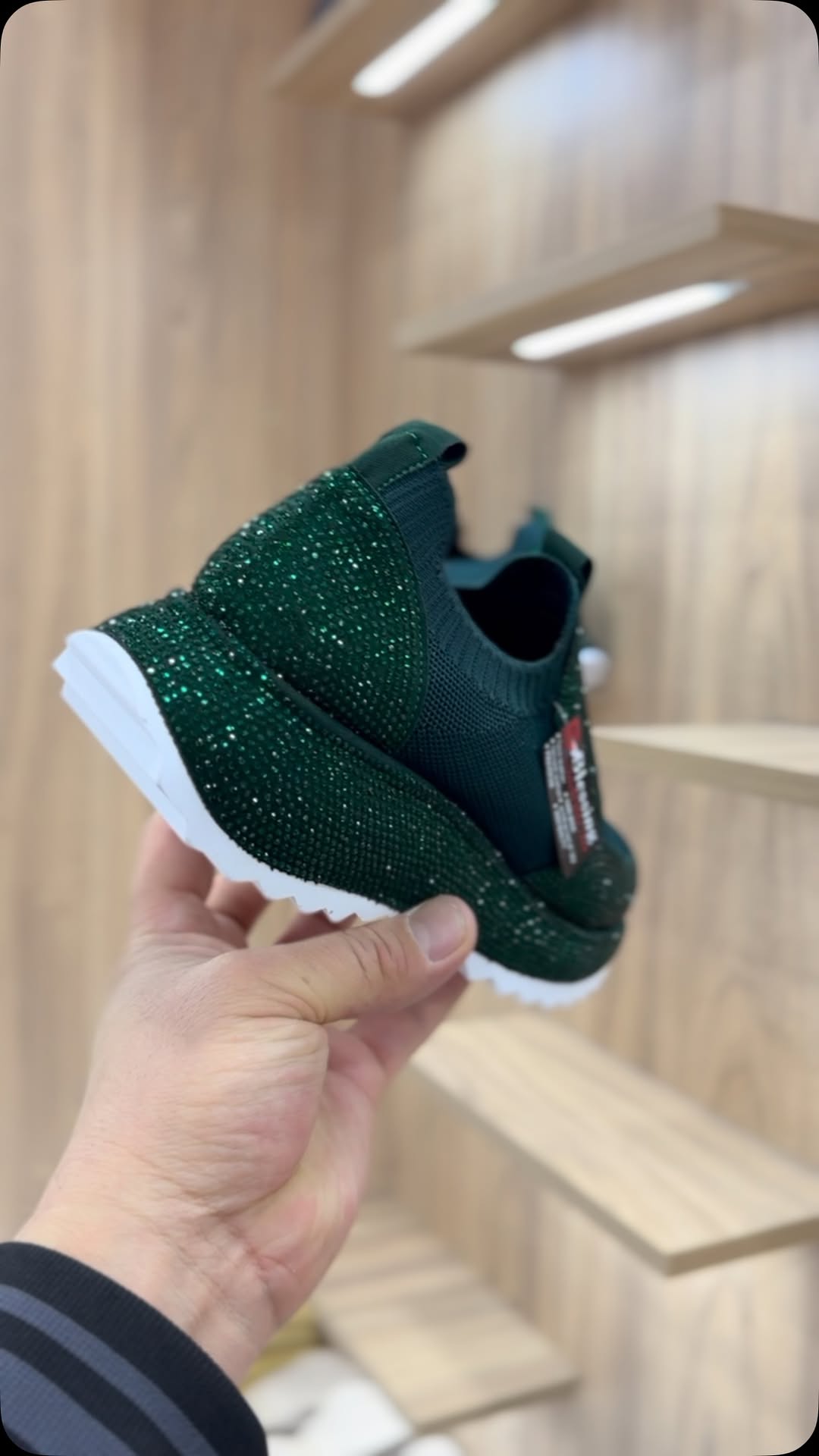 Módní, každodenní tenisky s krystaly