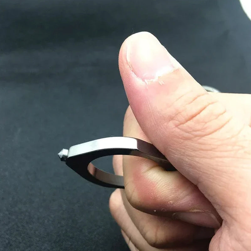 Speciální klíčenka pro sebeobranu