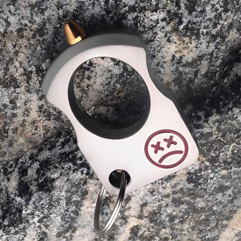 Speciální klíčenka pro sebeobranu