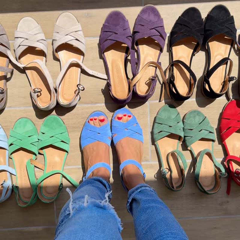 Dámské sandály s dutou přezkou