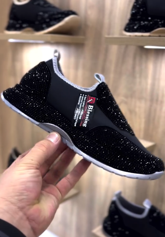 Módní, každodenní tenisky s krystaly