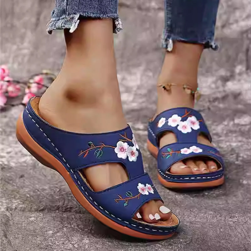 🏖️Pohodlné dámské pantofle na platformě s otevřenou špičkou