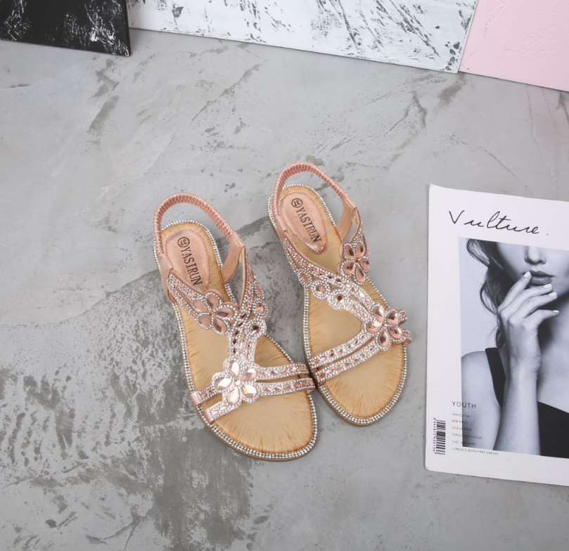 🔥Žhavý letní výprodej - elegantní květinové sandály s kamínky na ploché podrážce